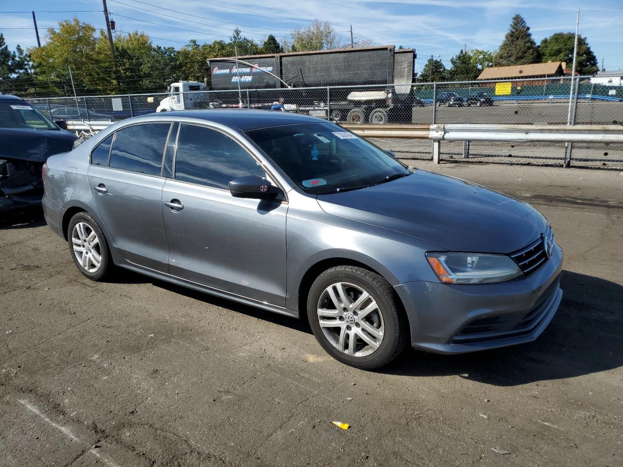 2018 Volkswagen Jetta - Image 4