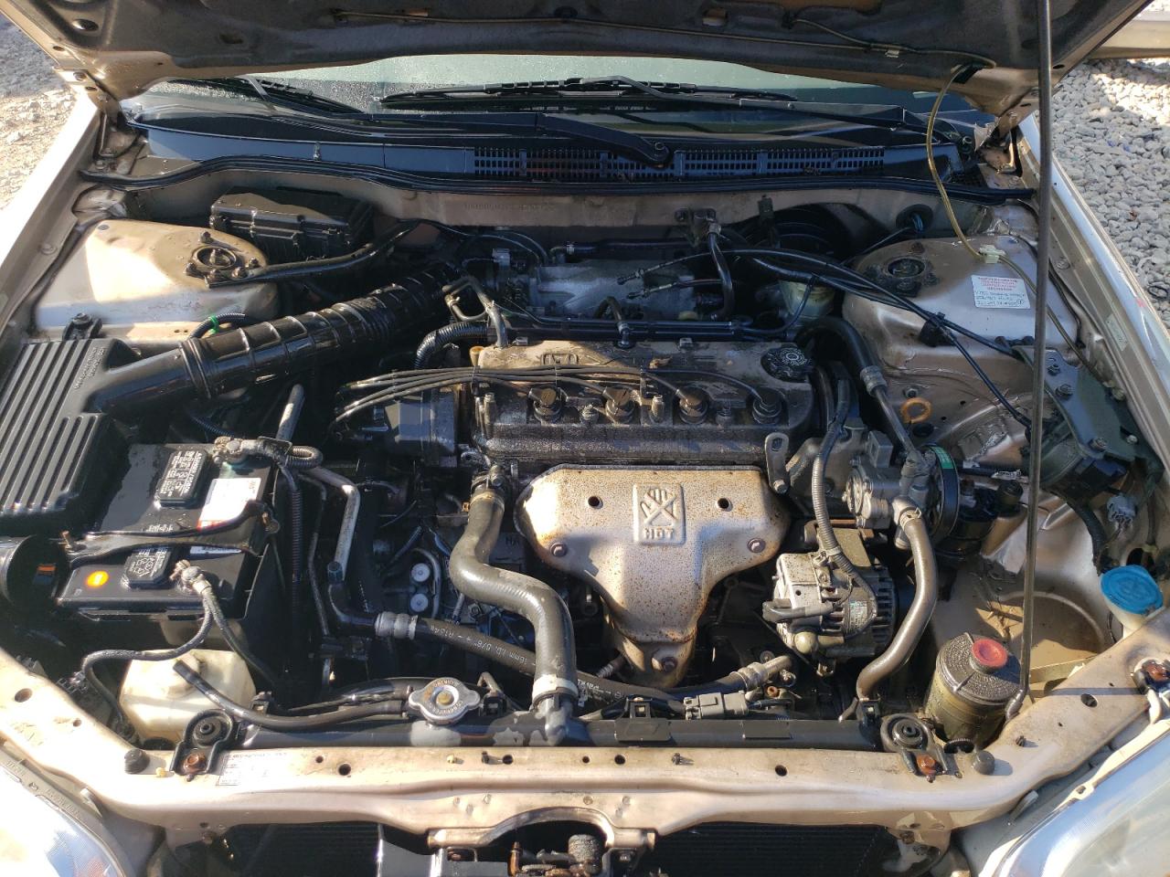 1HGCG5642YA050275 2000 Honda Accord Lx