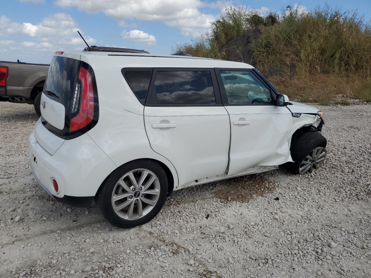 KNDJP3A51K7917728 2019 Kia Soul +