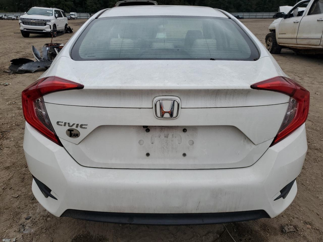 2018 Honda Civic Lx VIN: 2HGFC2F5XJH601589 Lot: 70709474