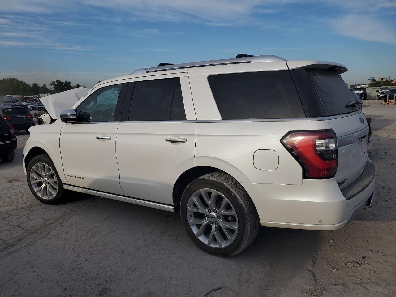 2019 Ford Expedition - Image 2