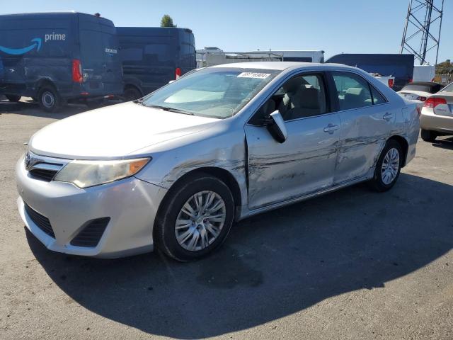  TOYOTA CAMRY 2014 Srebrny