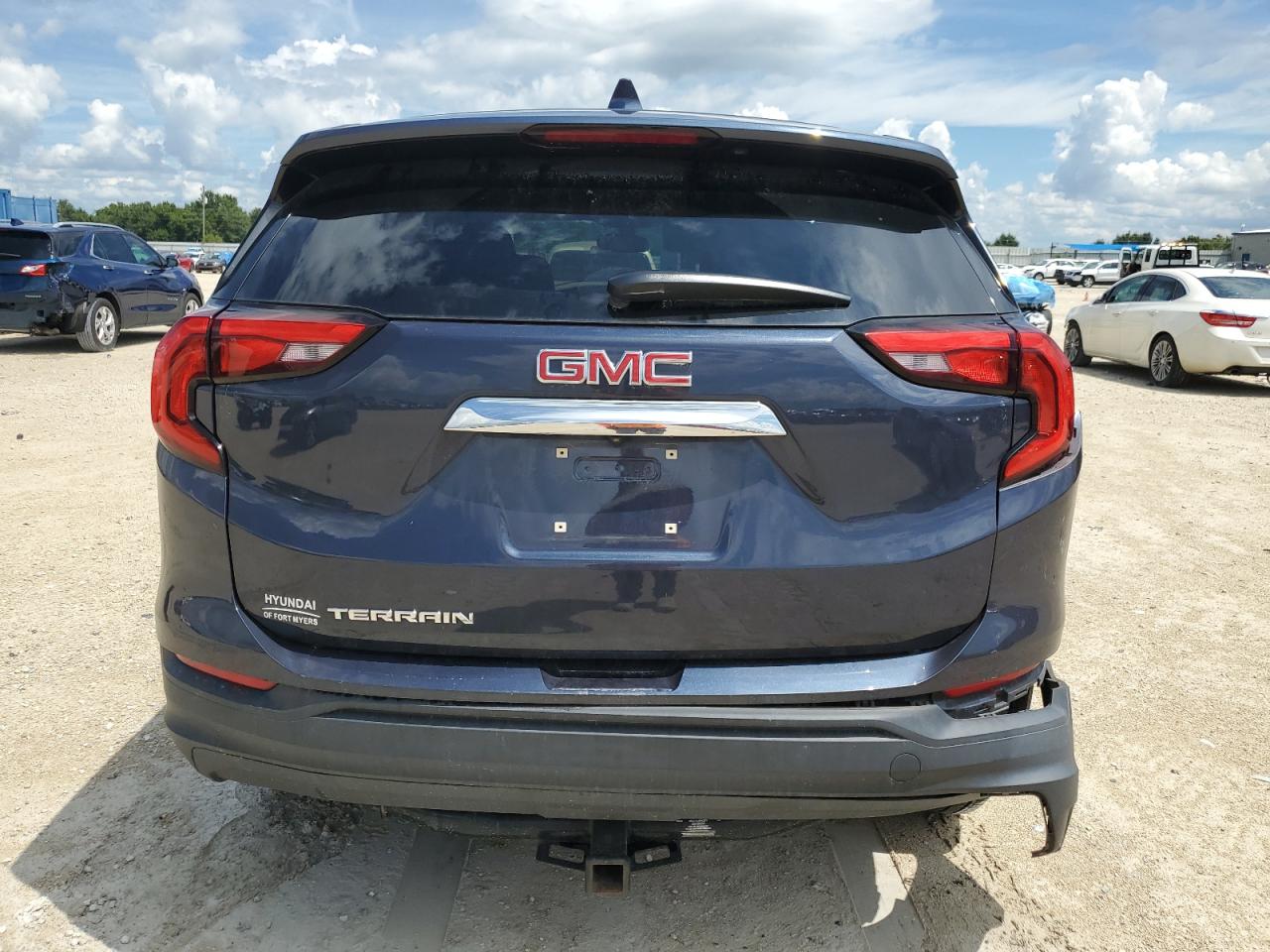 3GKALMEV9JL300801 2018 GMC Terrain Sle