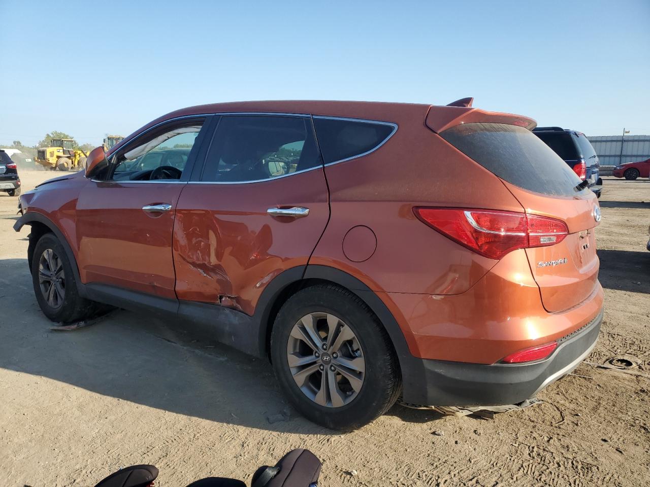2016 Hyundai Santa Fe - Image 2