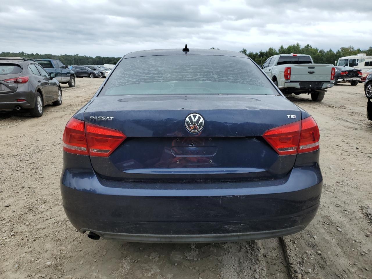 1VWAT7A30FC023554 2015 Volkswagen Passat S