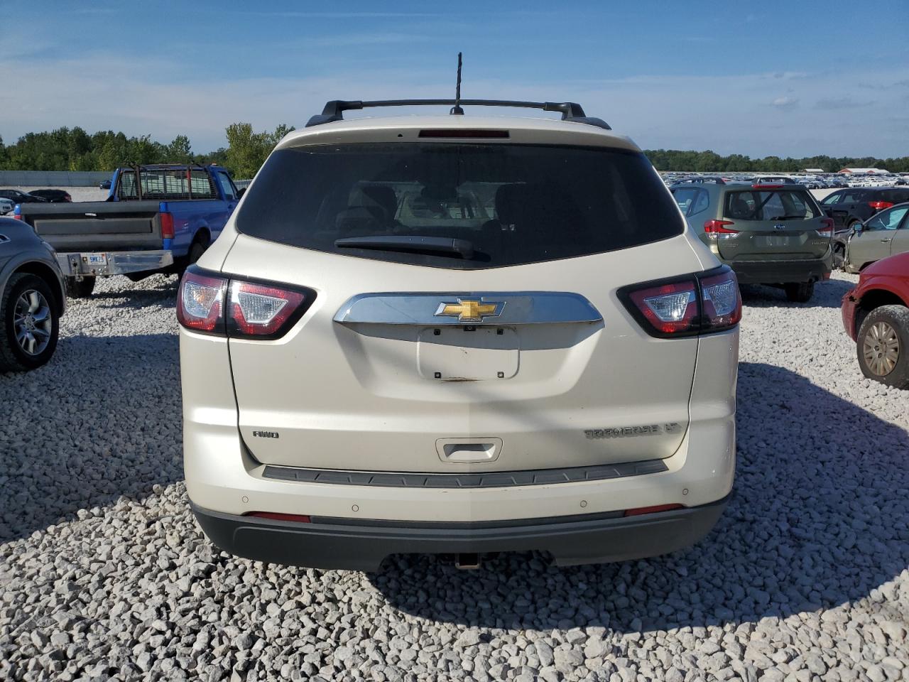 1GNKVHKD8FJ151154 2015 Chevrolet Traverse Lt