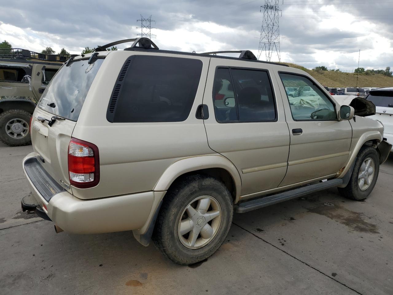 2001 Nissan Pathfinder - Image 3