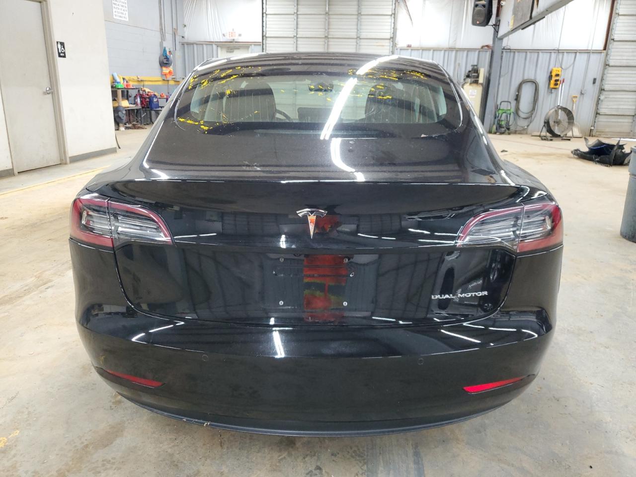 2018 Tesla Model 3 VIN: 5YJ3E1EB7JF082553 Lot: 72402014