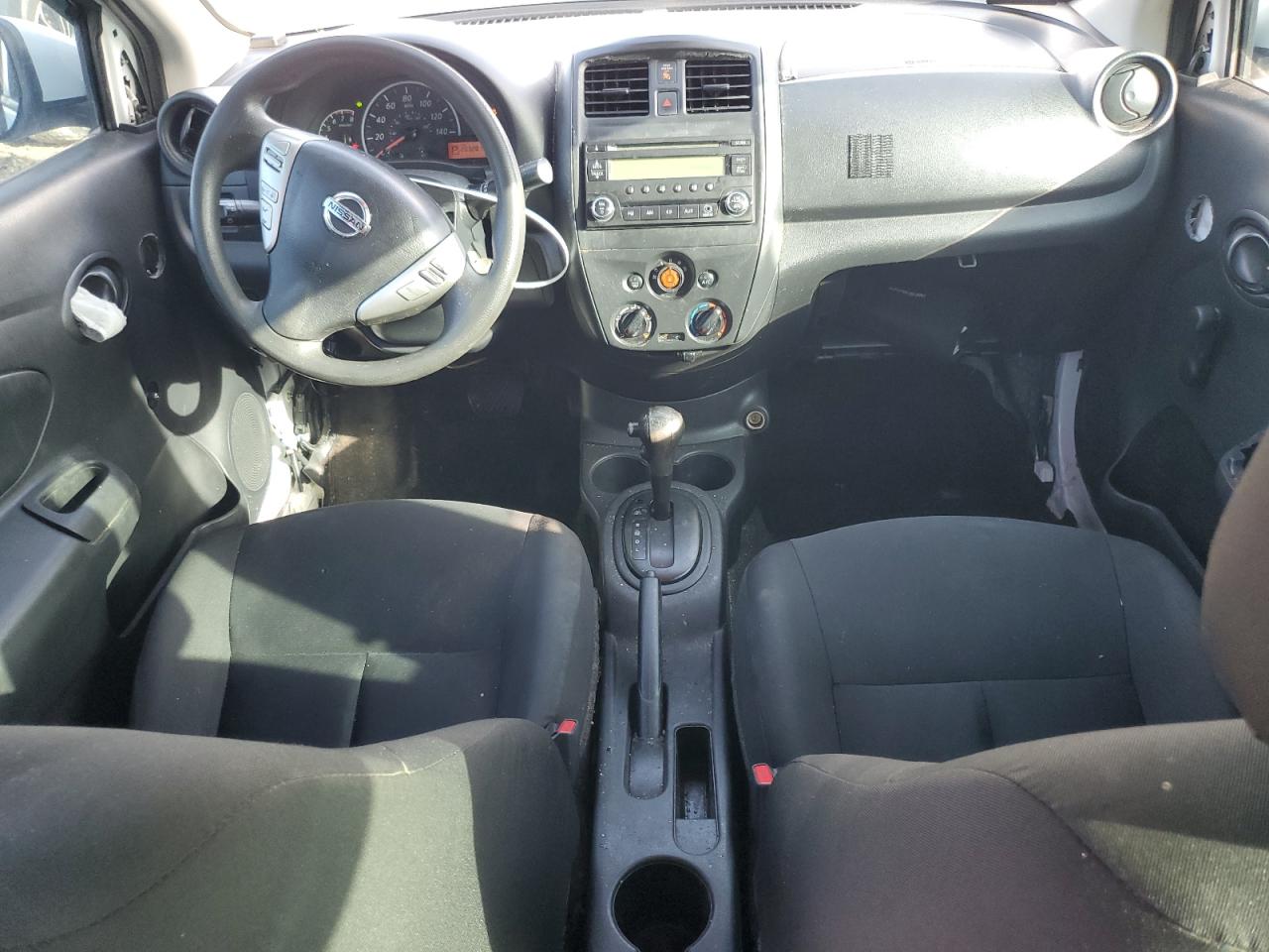 3N1CN7AP3JL829123 2018 Nissan Versa S