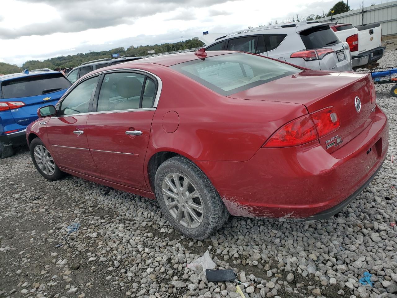 2011 Buick Lucerne - Image 2
