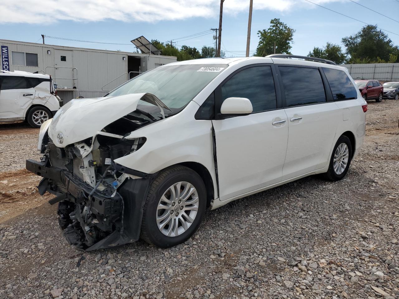 2015 Toyota Sienna - Image 1