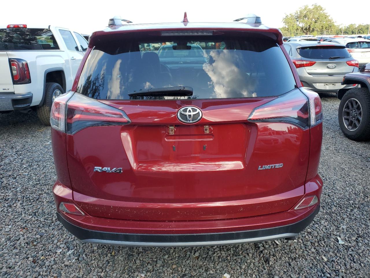 2T3YFREV5JW445731 2018 Toyota Rav4 Limited