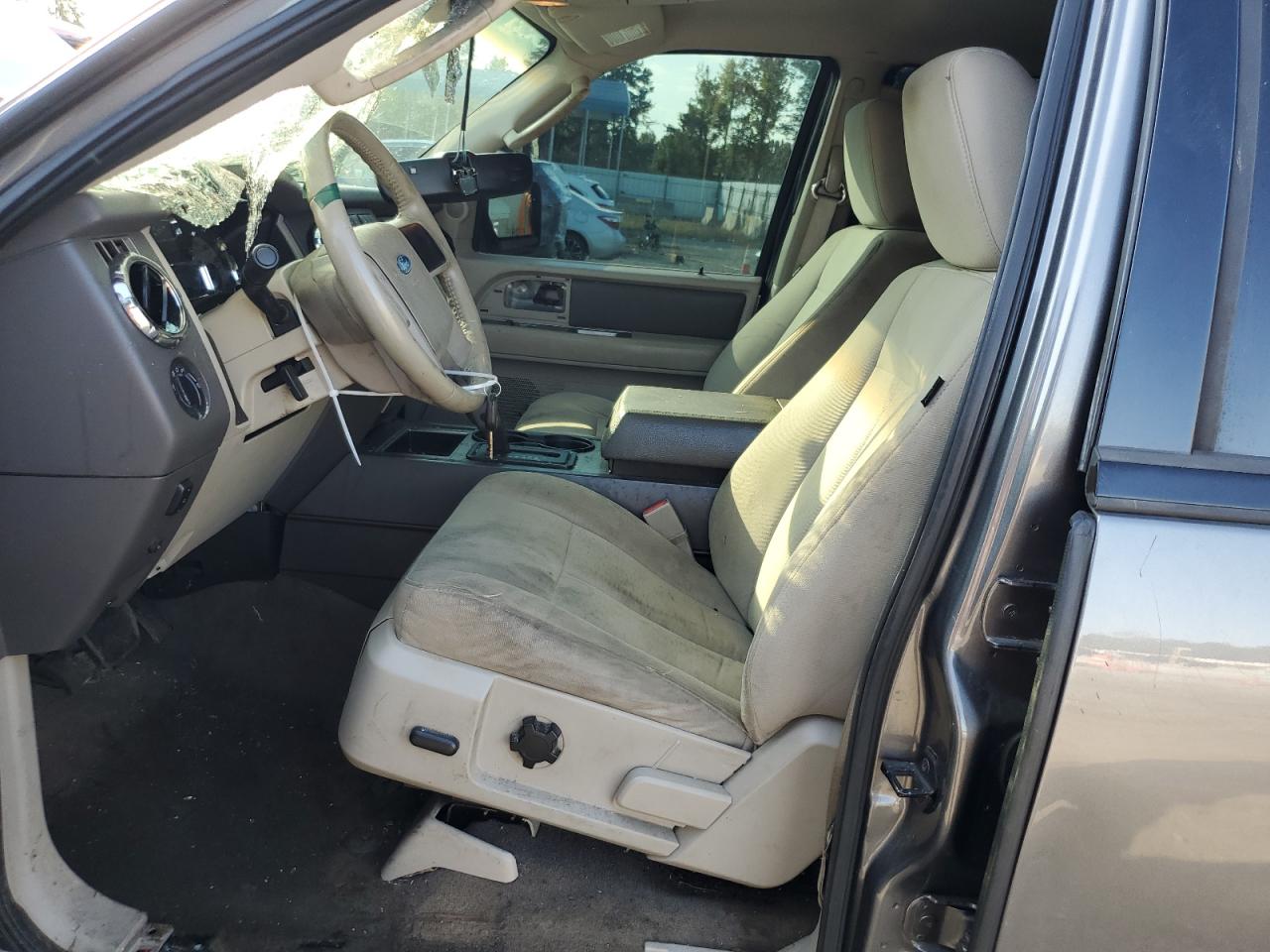2011 Ford Expedition - Image 7
