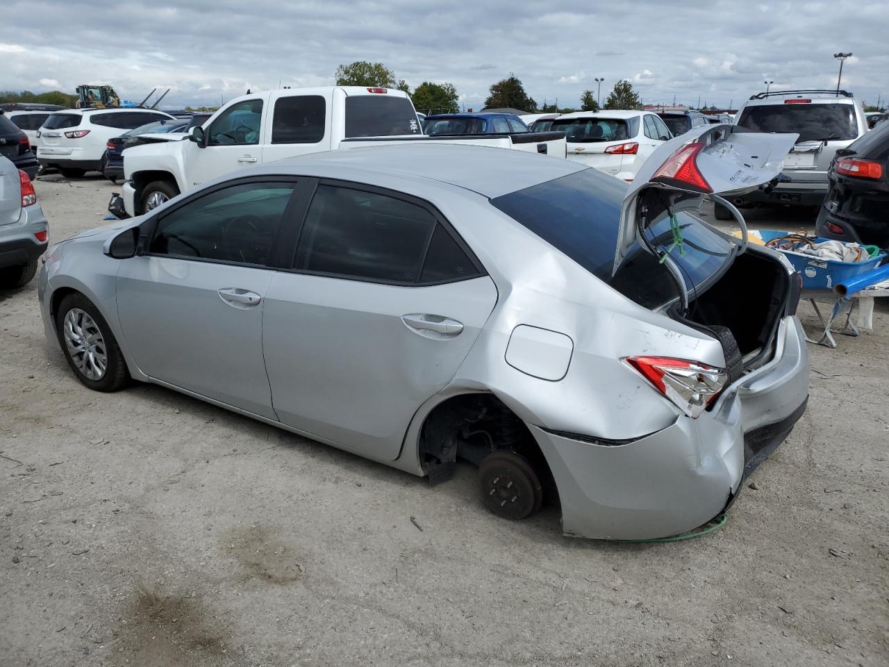 5YFBURHE3KP943266 2019 TOYOTA COROLLA - Image 2