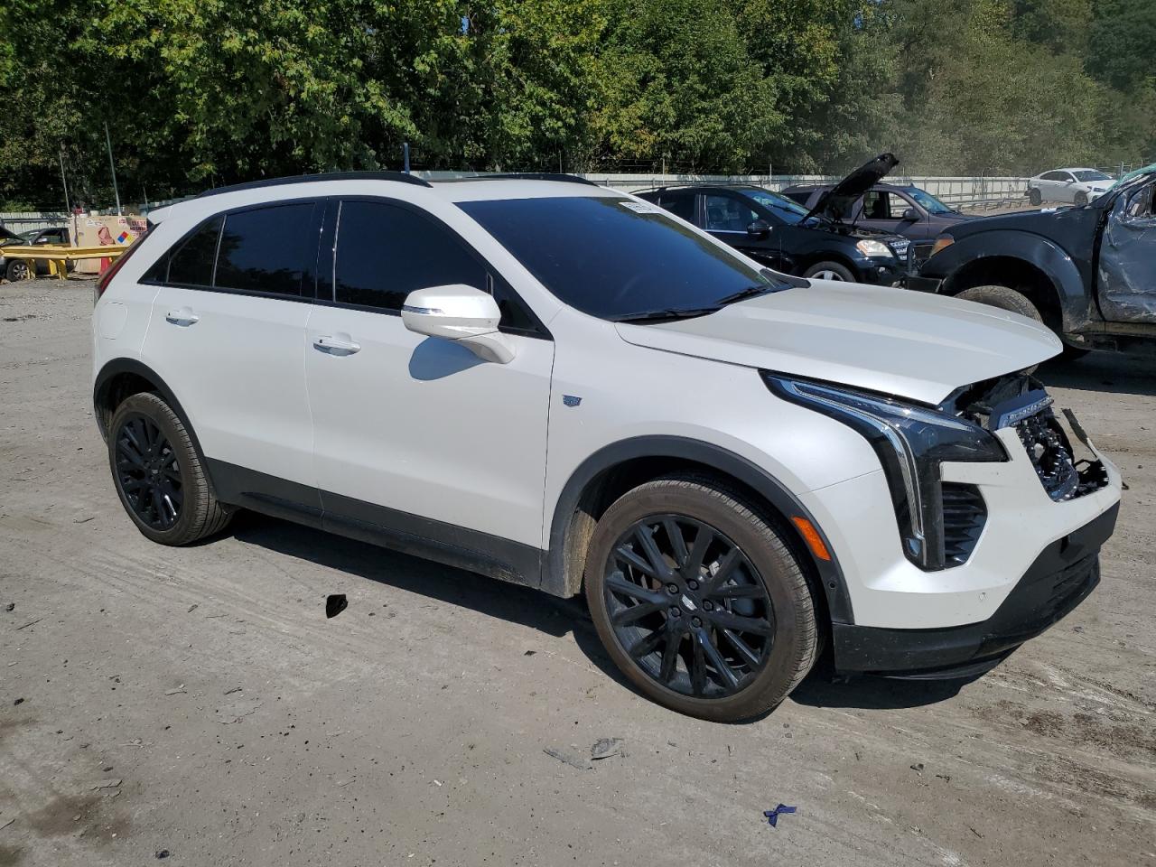 VIN 1GYFZFR4XNF150849 2022 CADILLAC XT4 no.4