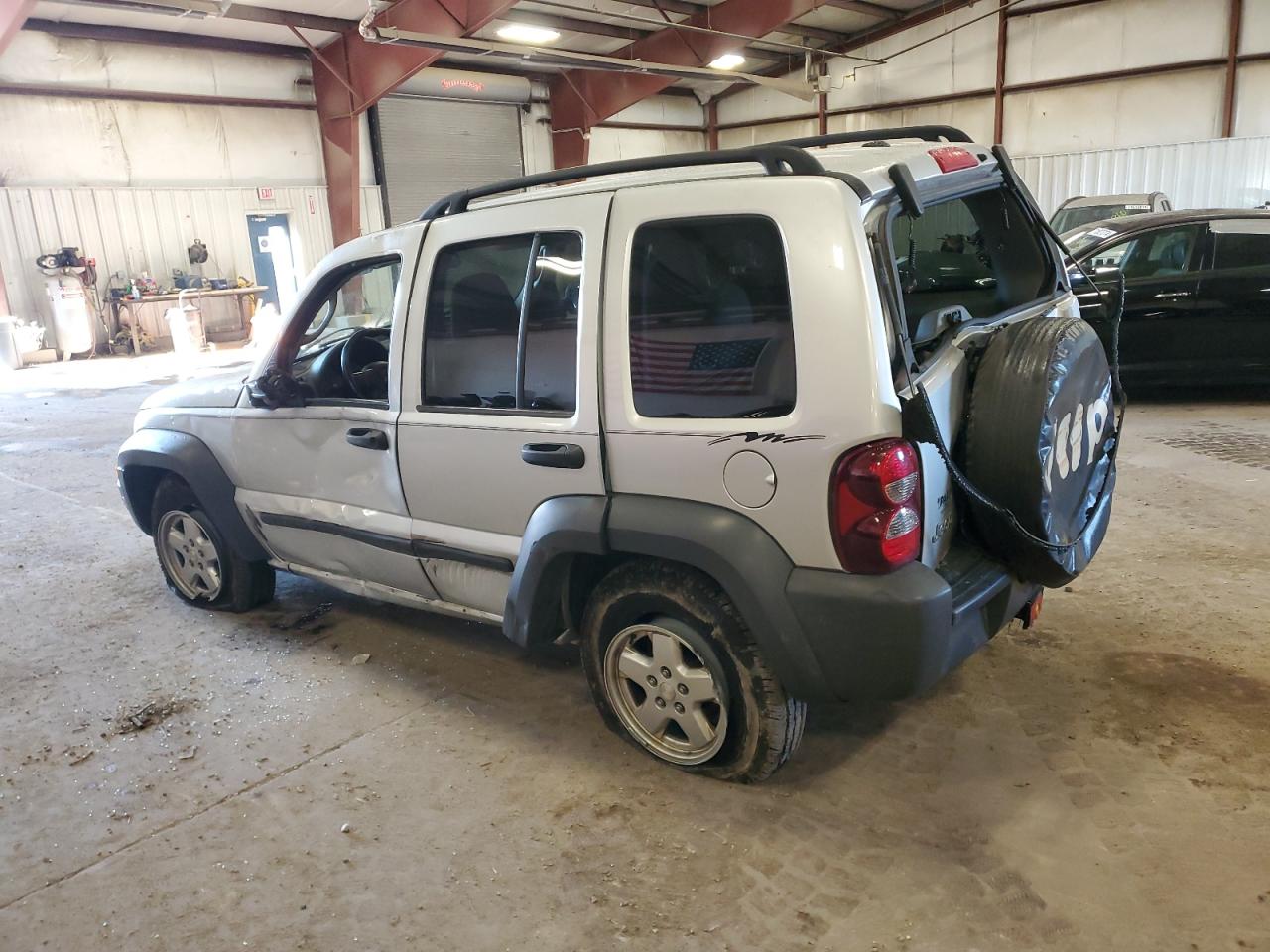 2007 Jeep Liberty (North America) - Image 2