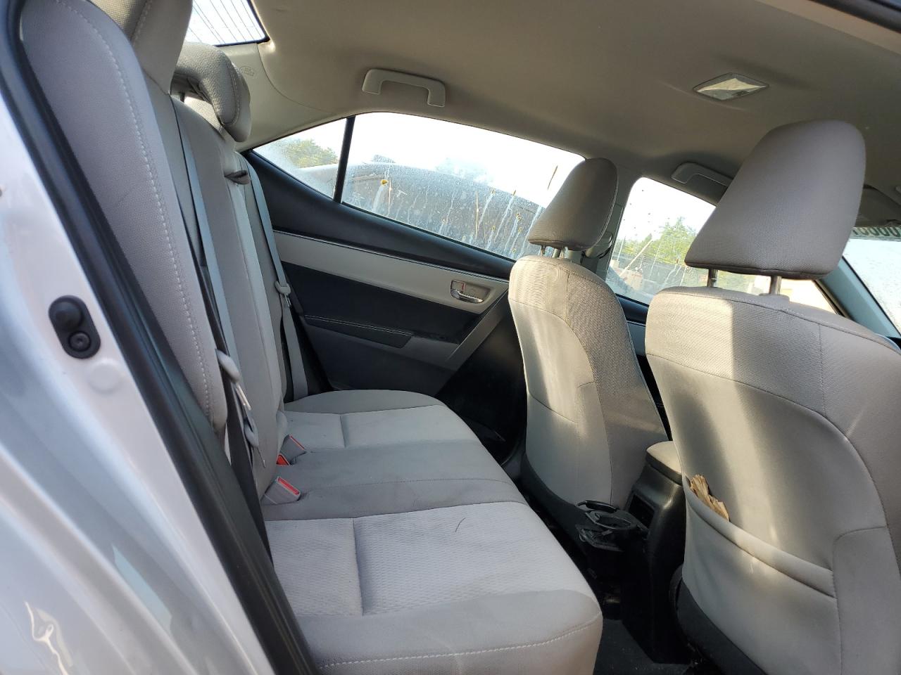 2015 Toyota Corolla L VIN: 2T1BURHE8FC281934 Lot: 70688754