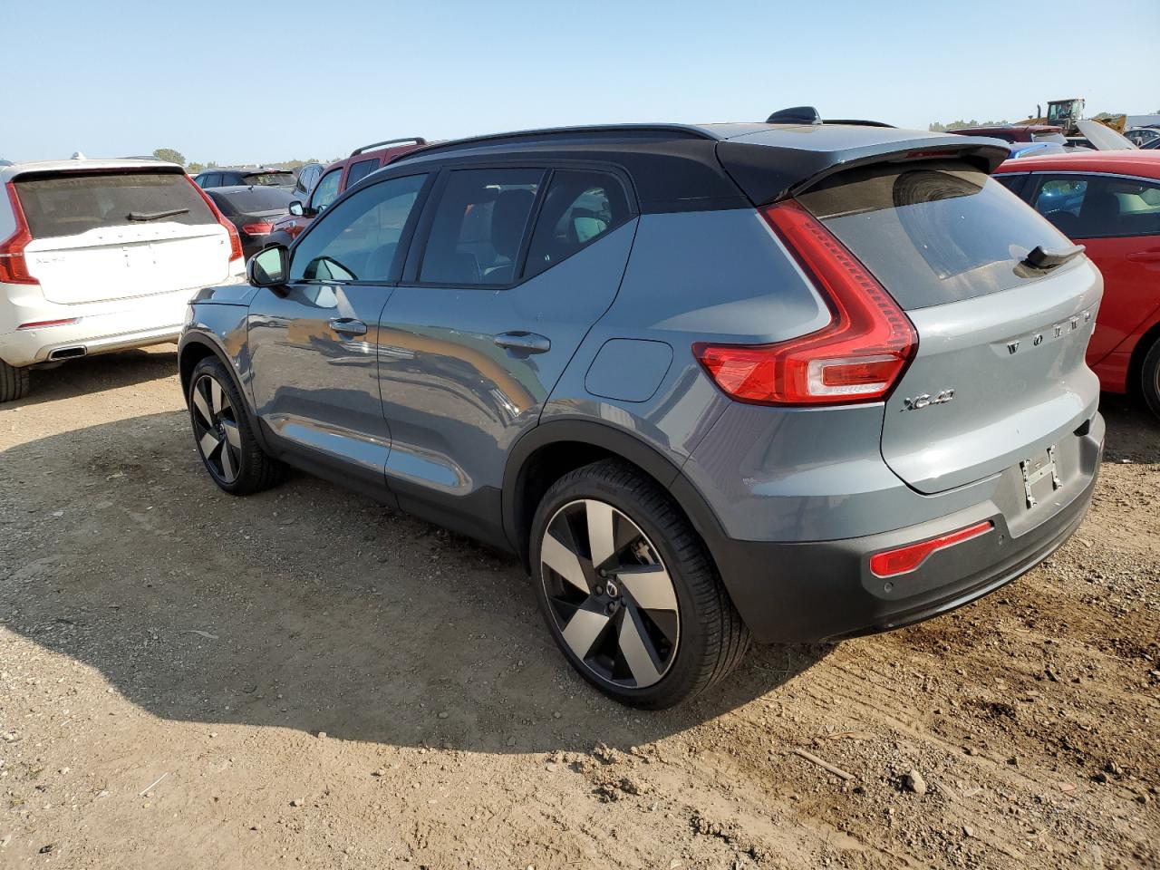 YV4ED3UM8P2958307 2023 VOLVO XC40 - Image 2