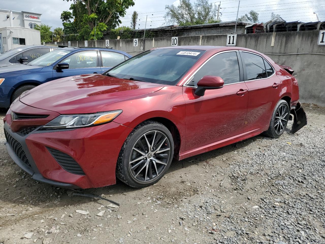 4T1B11HK1JU676464 2018 TOYOTA CAMRY - Image 1