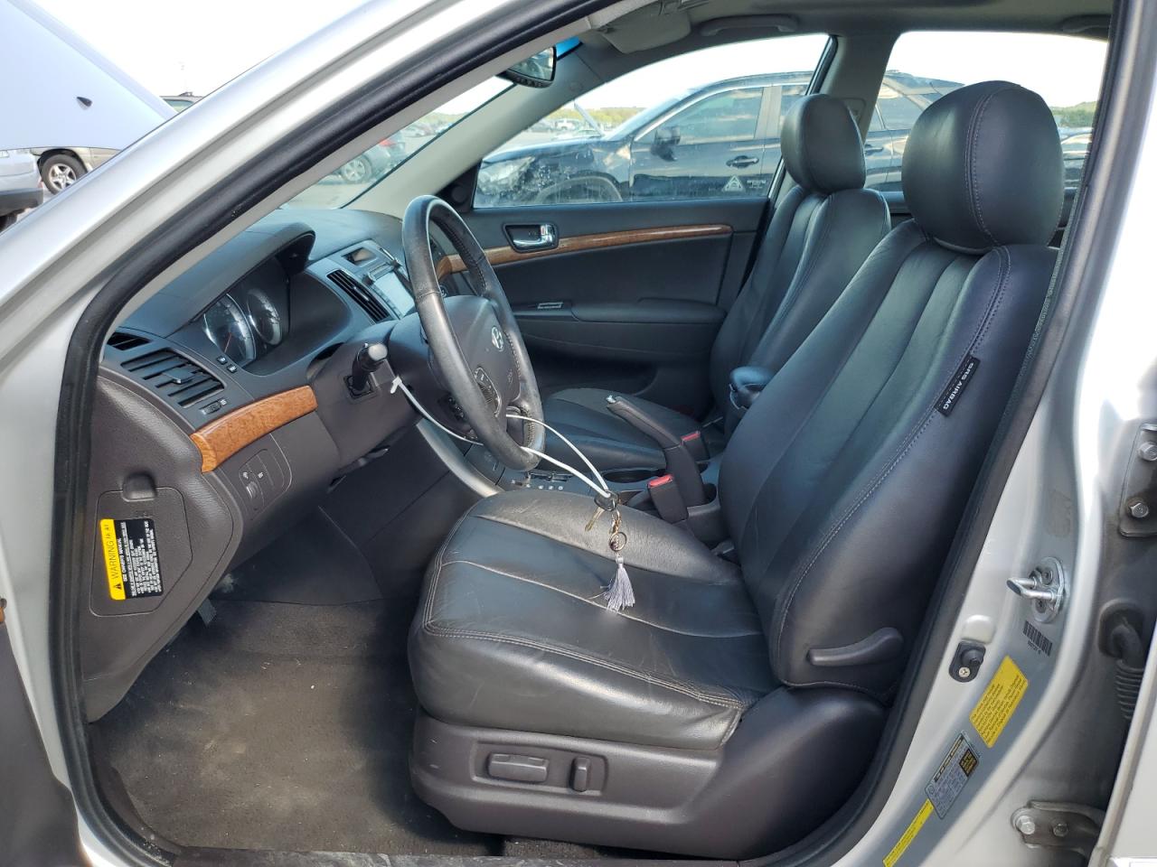 2009 Hyundai Sonata - Image 7