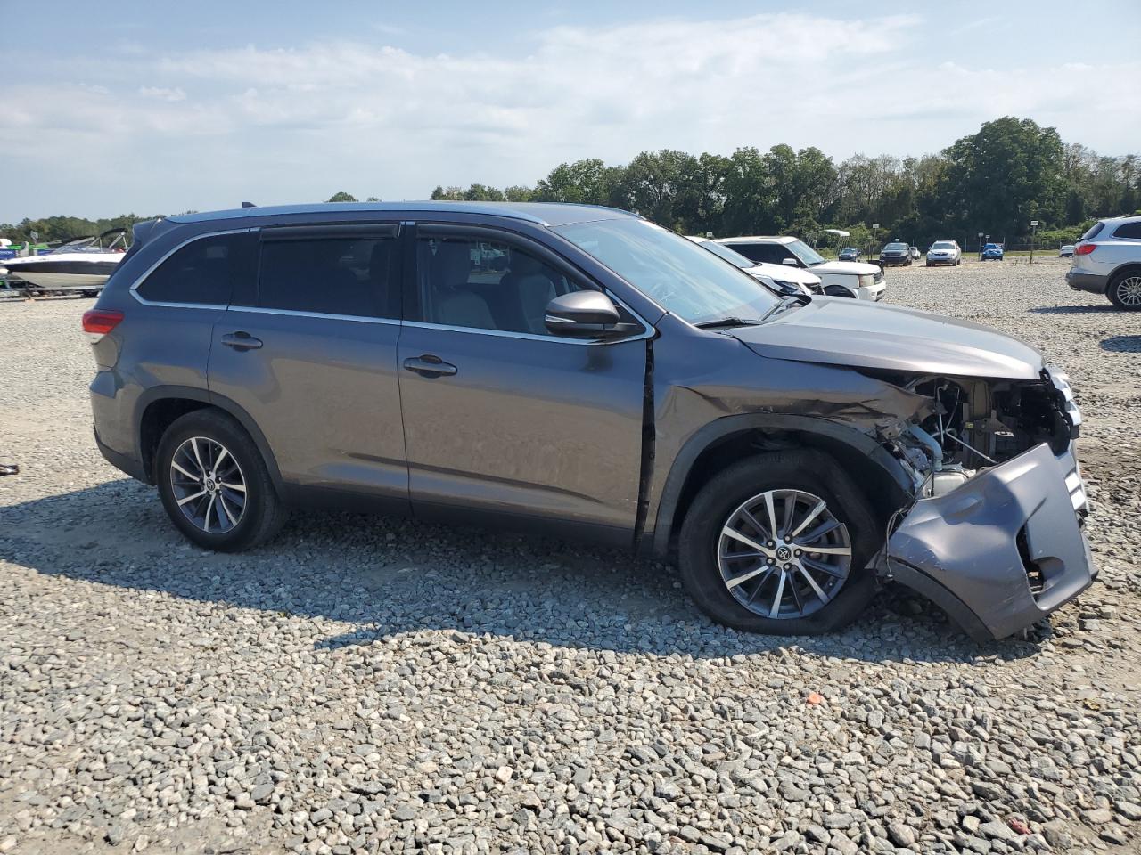 5TDKZRFH2KS566709 2019 Toyota Highlander Se