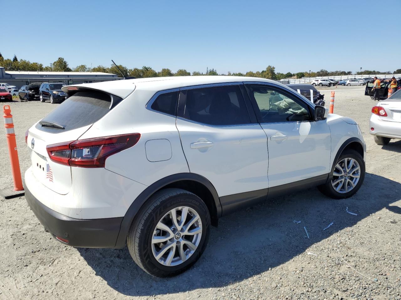 2021 Nissan Rogue - Image 3