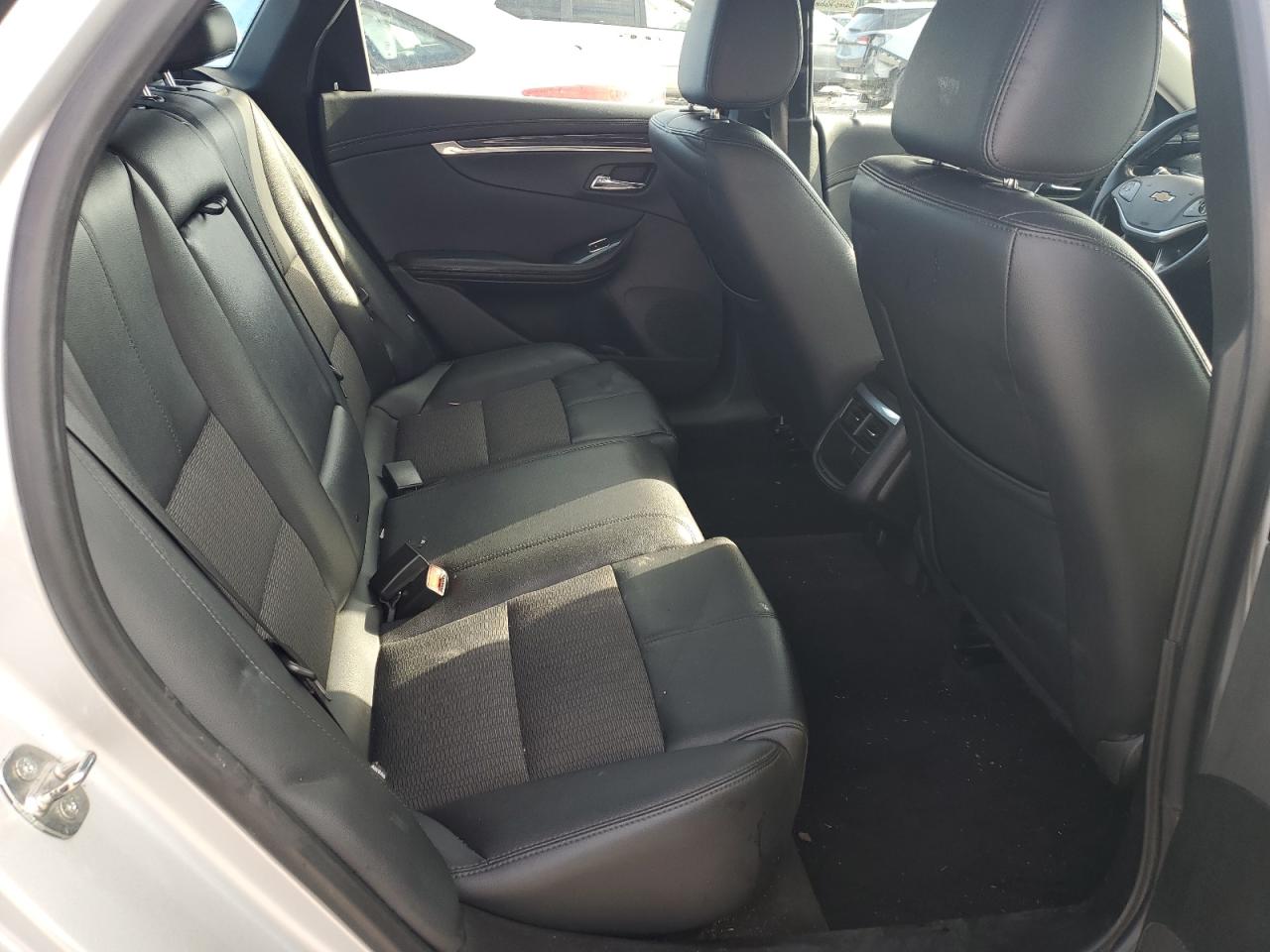 1G11Z5SA2KU142108 2019 Chevrolet Impala Lt