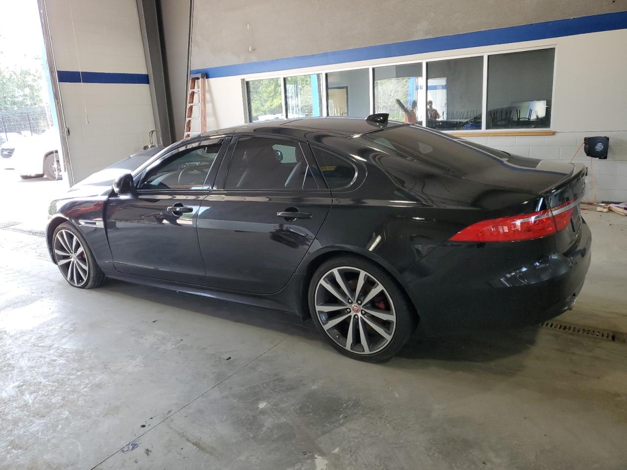 2016 Jaguar XF - Image 2