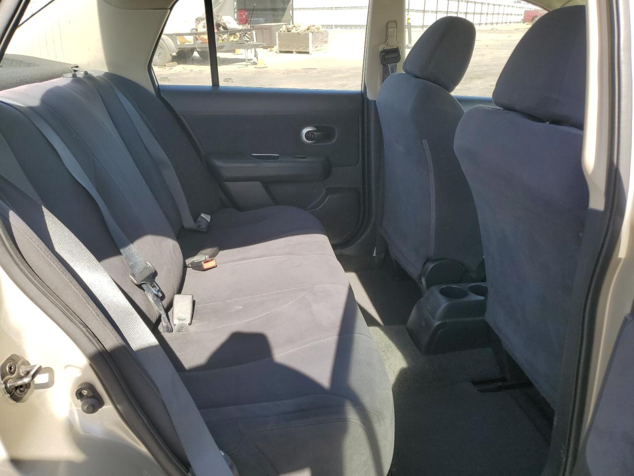 2008 Nissan Versa - Image 10