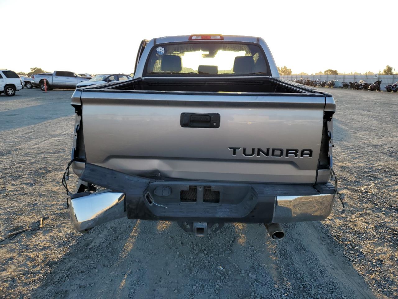 2018 Toyota Tundra Crewmax Sr5 VIN: 5TFDY5F19JX724513 Lot: 73010734