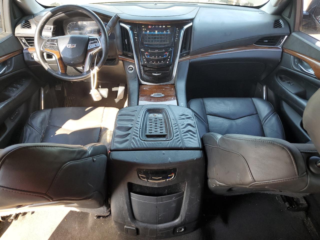 1GYS3BKJ4GR233557 2016 Cadillac Escalade Luxury