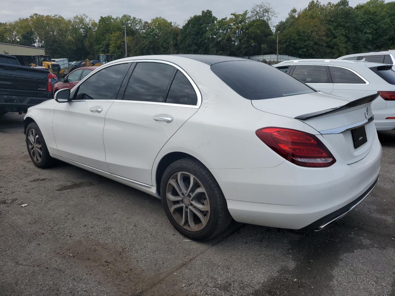 VIN 55SWF4KB4FU065473 2015 MERCEDES-BENZ C-CLASS no.2