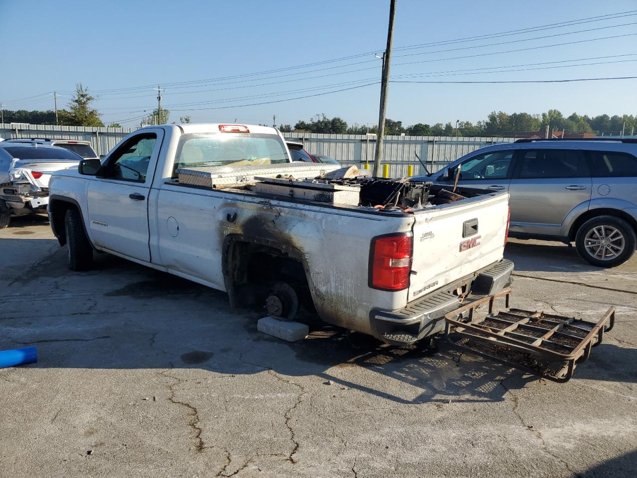 2015 GMC Sierra - Image 2