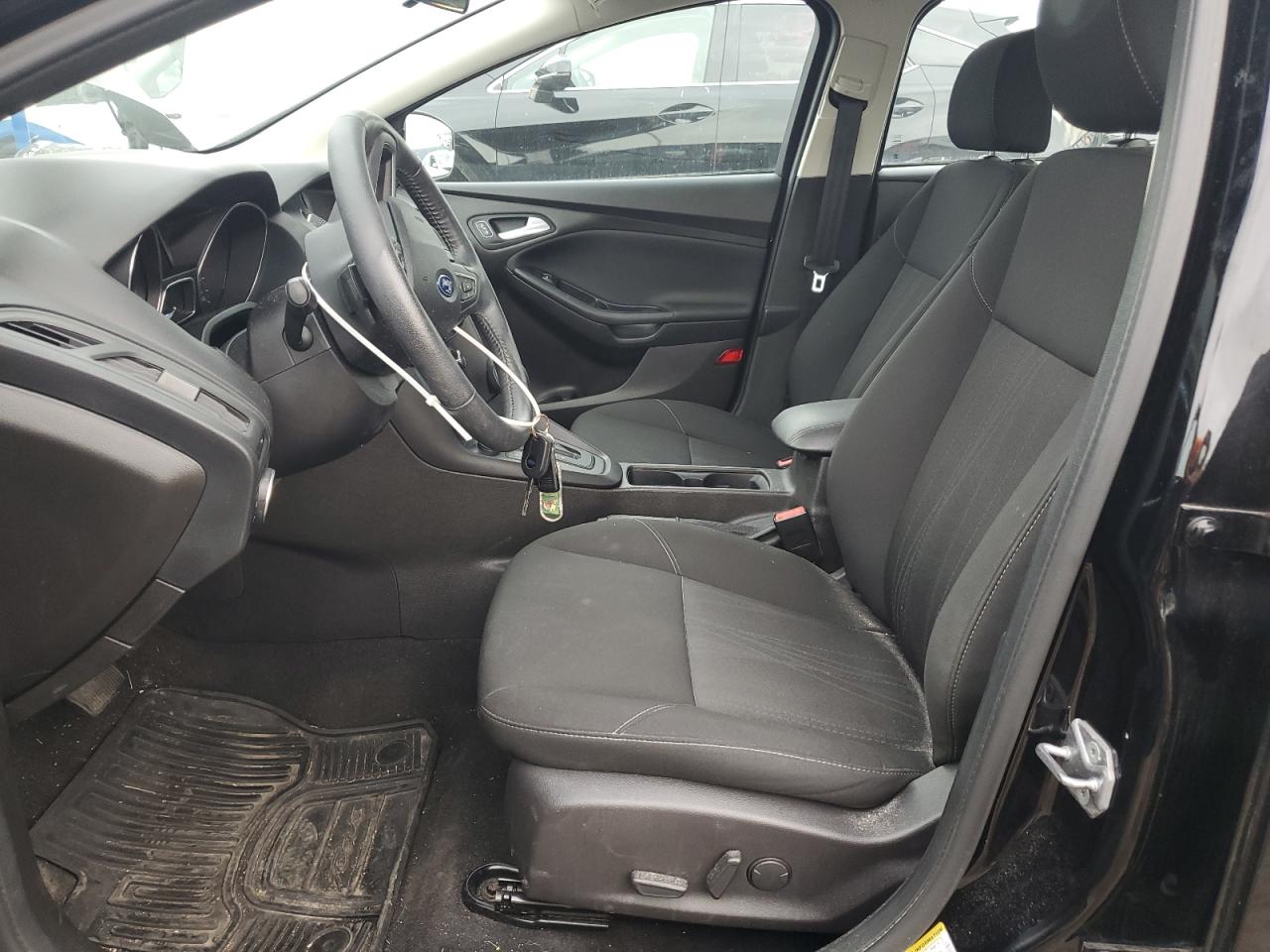 1FADP3F23GL309810 2016 Ford Focus Se