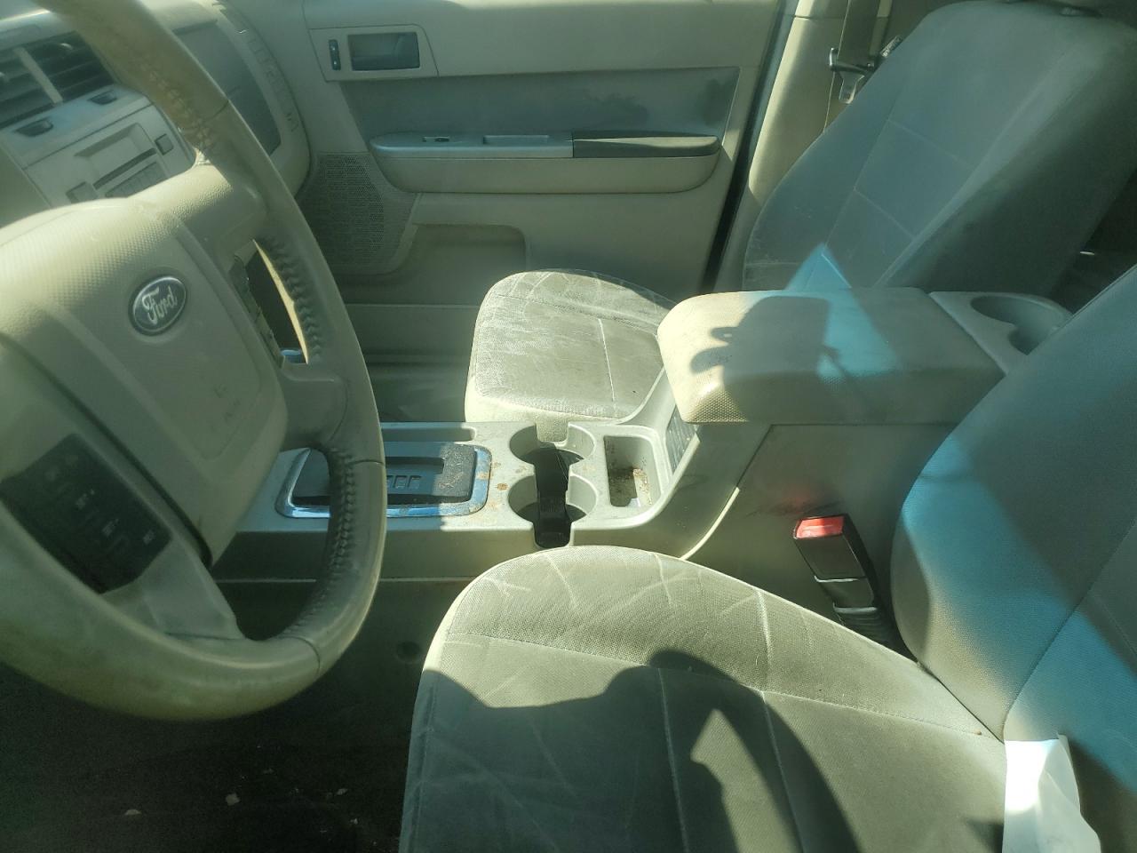 2010 Ford Escape - Image 7