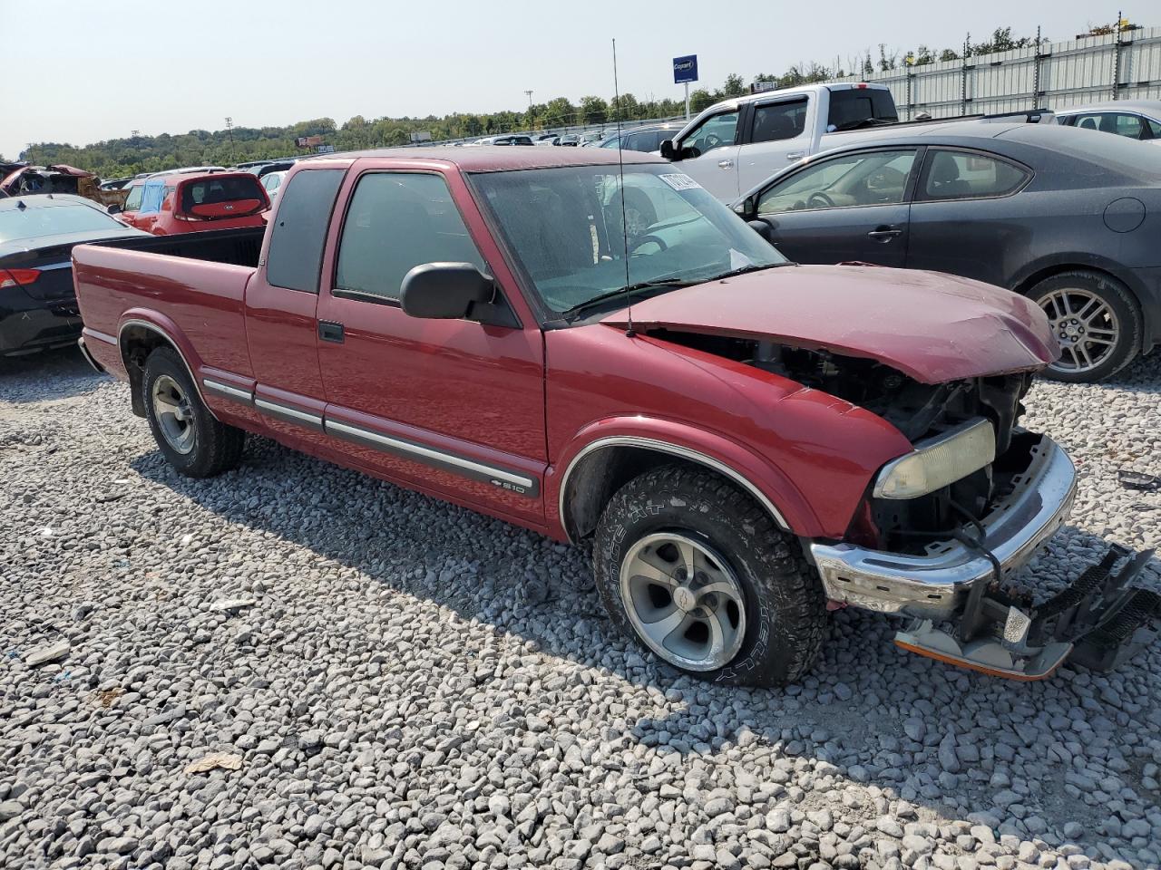 2002 Chevrolet S-10 Pickup - Image 4