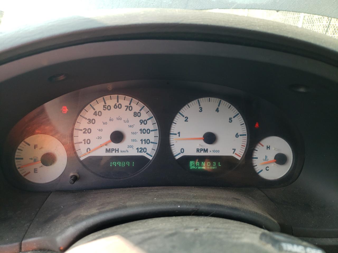 2005 Dodge Caravan - Image 9