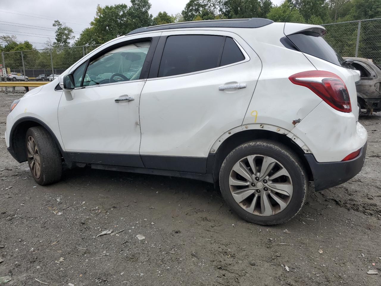 KL4CJESBXHB108223 2017 BUICK ENCORE - Image 2