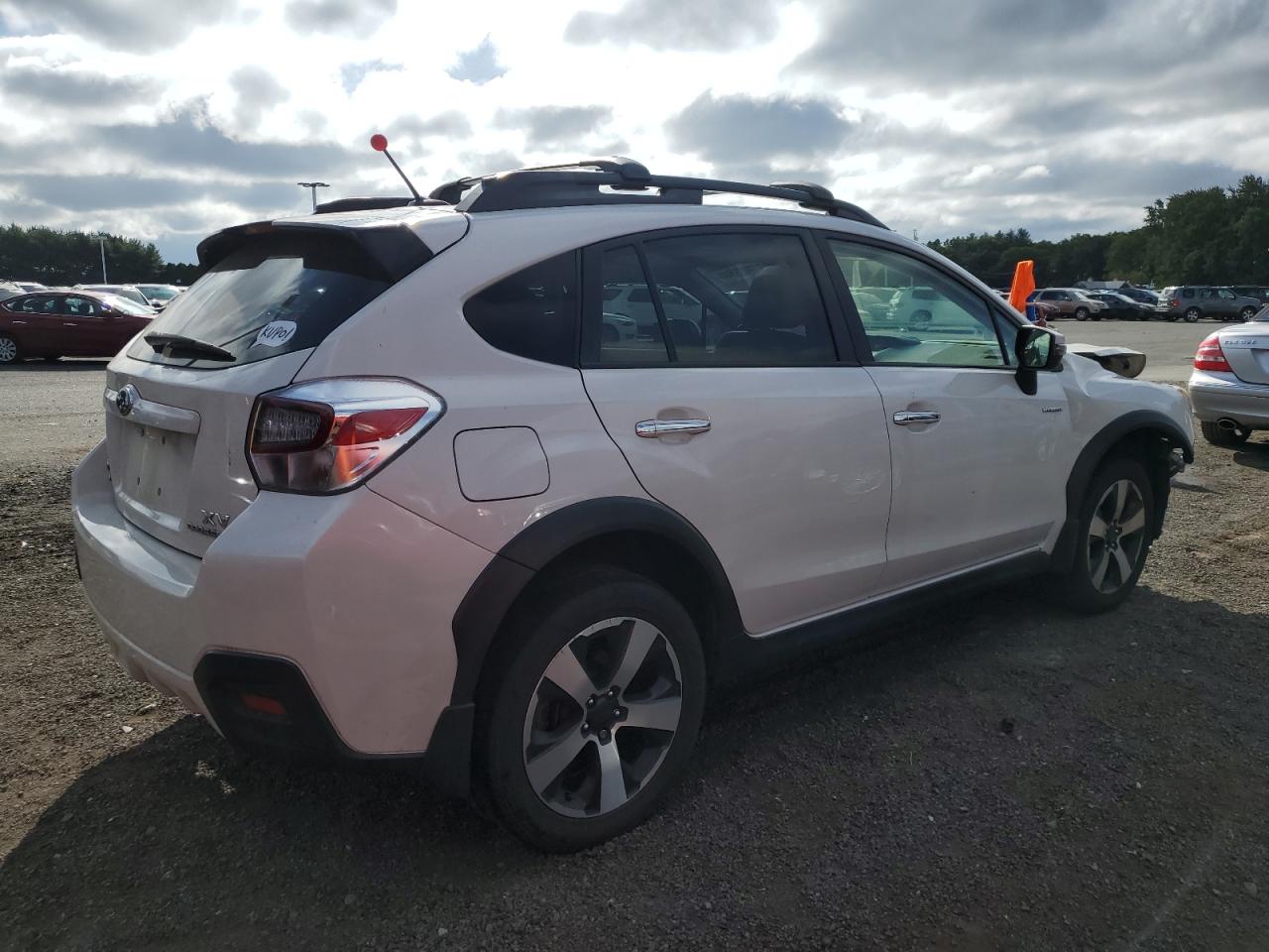 2015 Subaru XV - Image 3