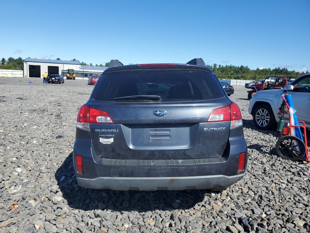 4S4BRBCC7B3364185 2011 Subaru Outback 2.5I Premium