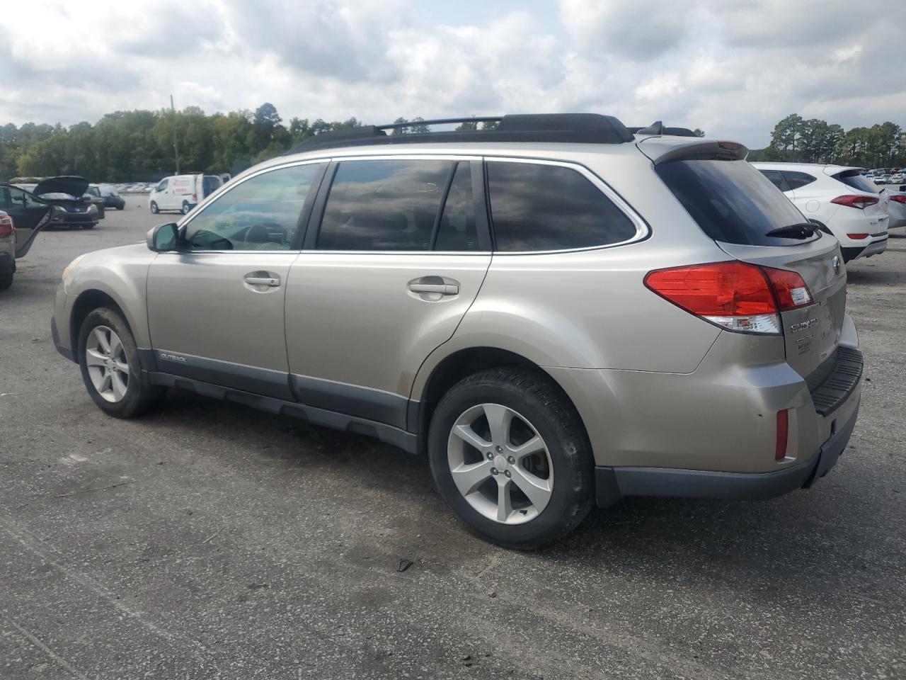 2014 Subaru Outback - Image 2