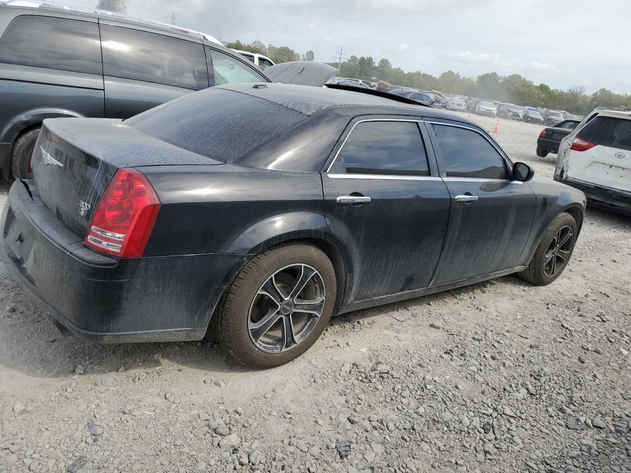 2010 Chrysler 300 - Image 3