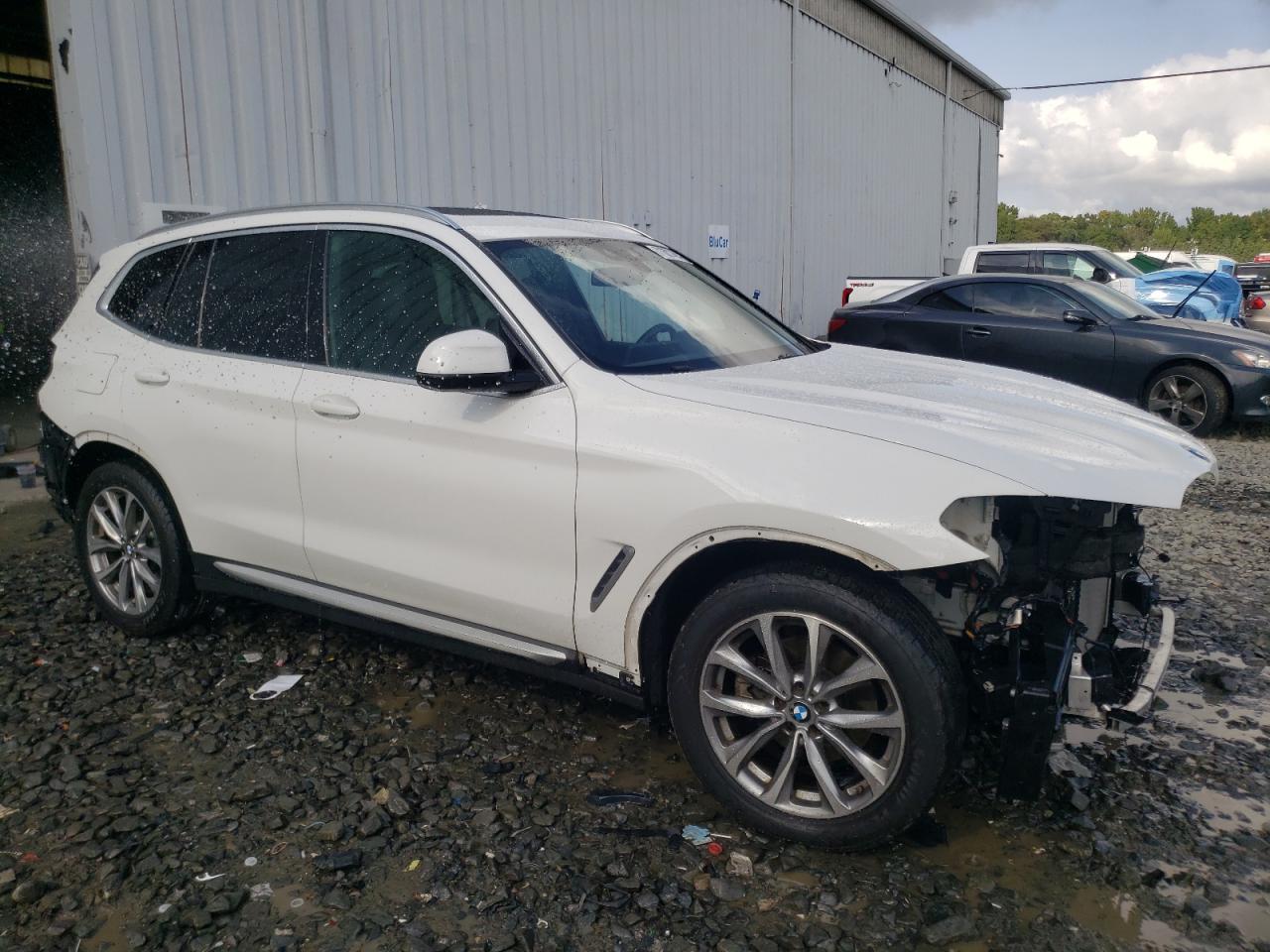 VIN 5UXTR9C5XJLD69853 2018 BMW X3 no.4