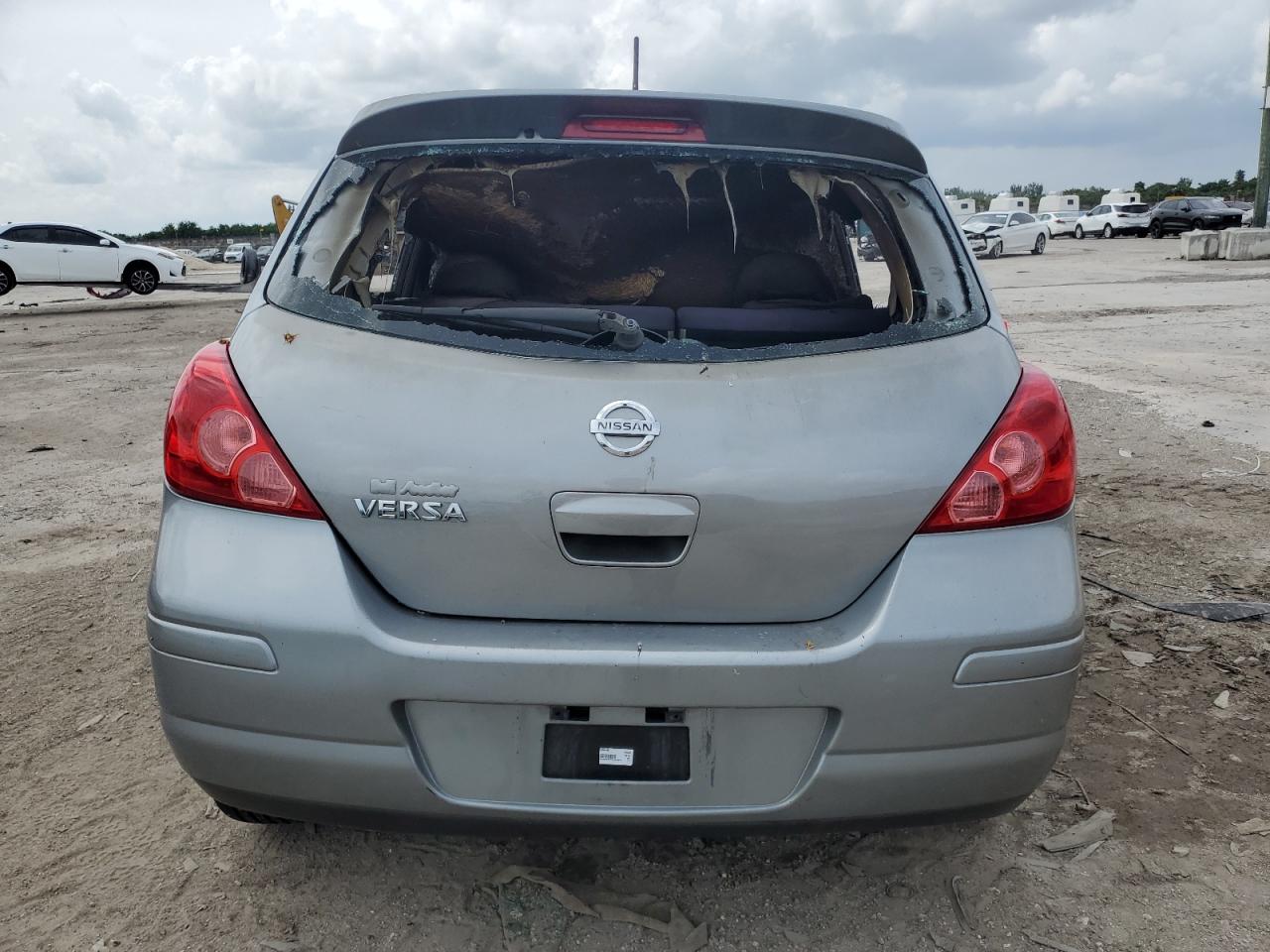 2009 Nissan Versa - Image 6
