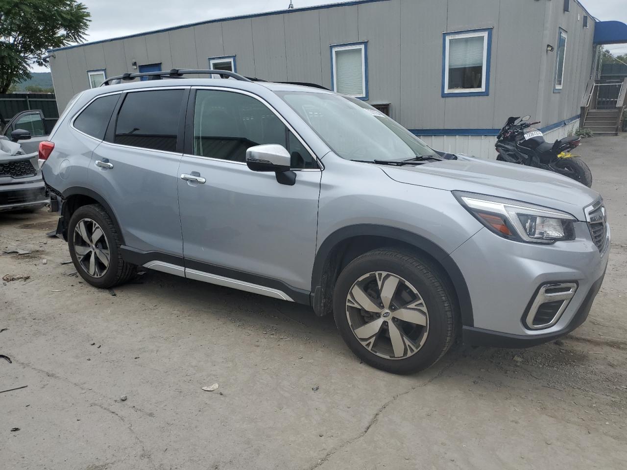 JF2SKAWC5KH591460 2019 Subaru Forester Touring