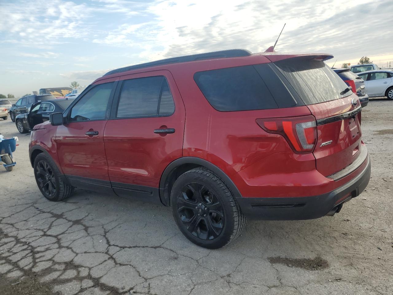 1FM5K8GT2KGB36831 2019 FORD EXPLORER - Image 2