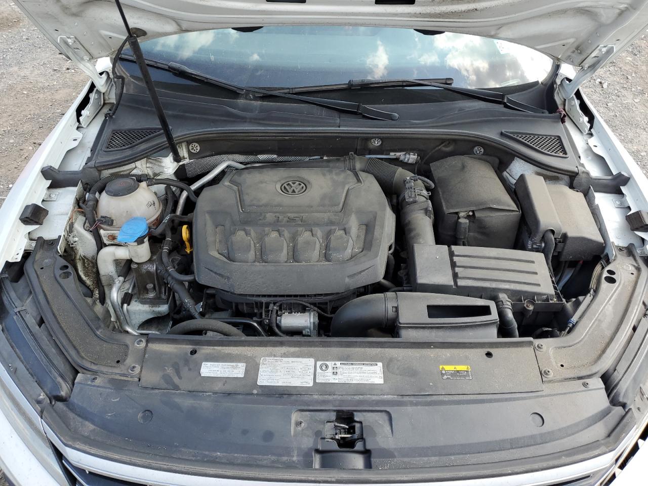 1VWBA7A38JC002163 2018 Volkswagen Passat Se