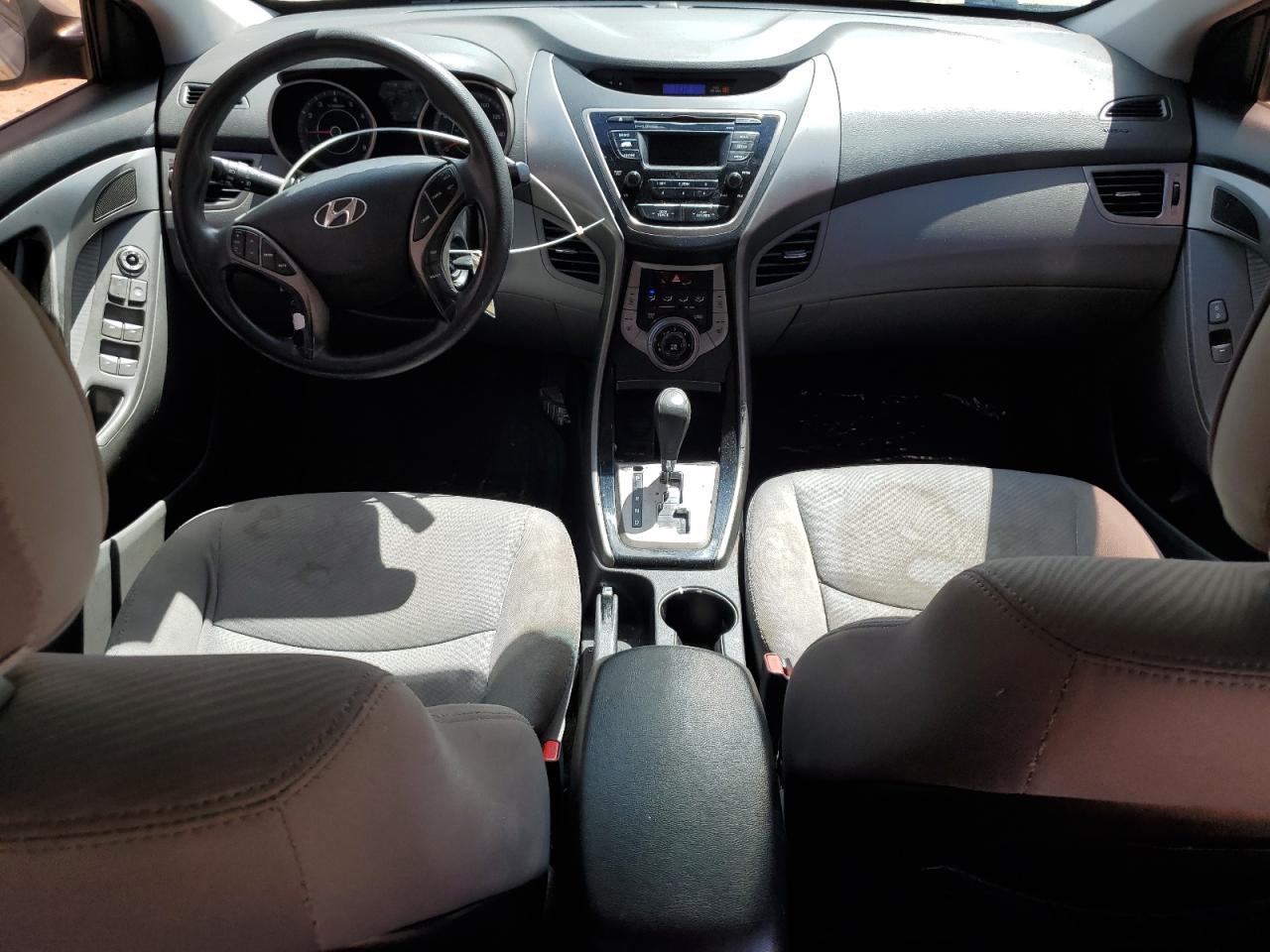 2013 Hyundai Elantra - Image 8