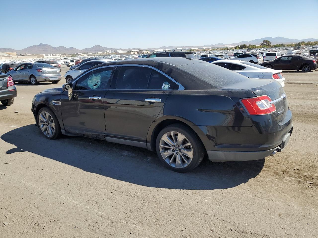 2011 Ford Taurus - Image 2