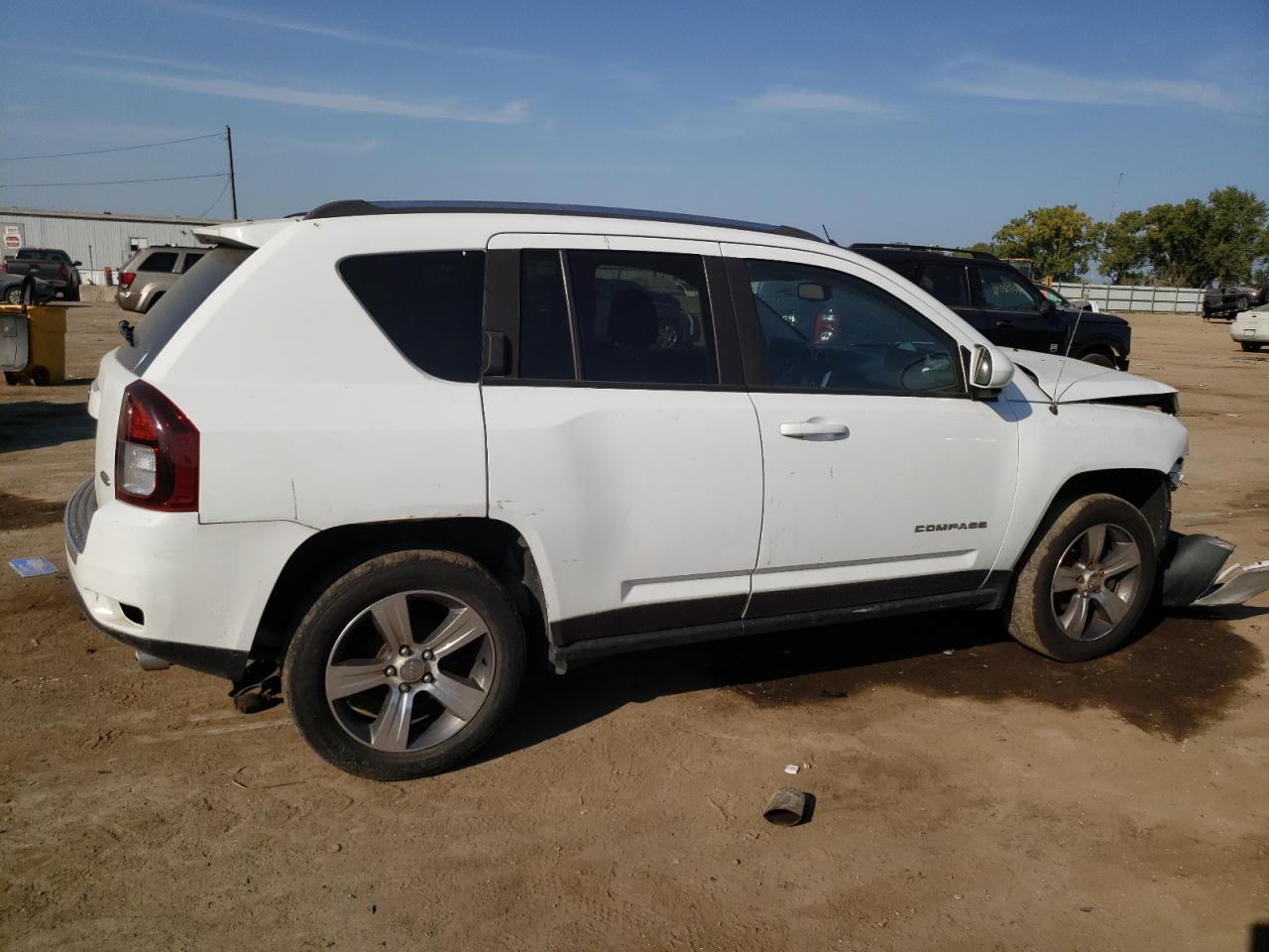 1C4NJCEA1GD800654 2016 Jeep Compass Latitude